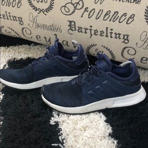 Adidas tennis shoes size 6!